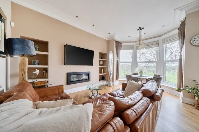 York Place, Harrogate, HG1, photo 2