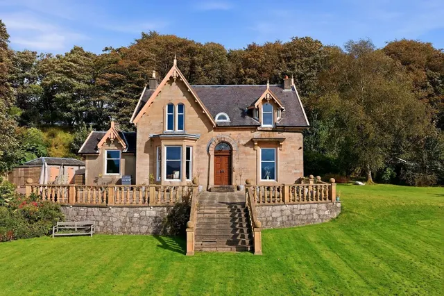 Shore Road, Cove, G84, photo 3