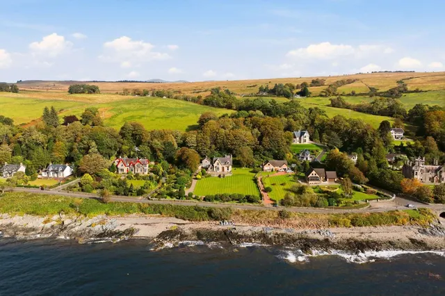 Shore Road, Cove, G84, photo 1