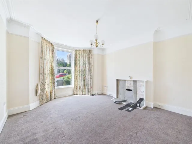 Photo 2 — 9, Queens Road, Clevedon, BS21 7TH