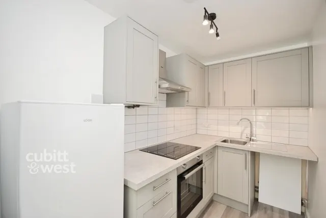 Tadworth Street, Tadworth, KT20, photo 2