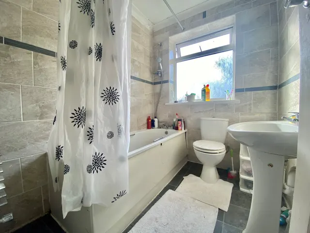 Broad Walk, London, SE3, photo 3