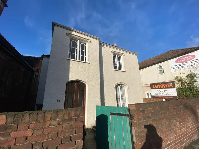 Monmouth Street First Floor Flat, Bridgwater, Somerset TA6 5EQ, photo 1