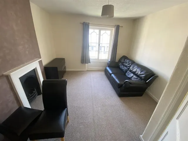 Photo 2 — Monmouth Street First Floor Flat, Bridgwater, Somerset TA6 5EQ