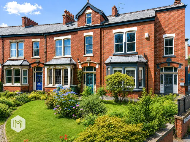 Egerton Crescent, Heywood, OL10 1HH, photo 1