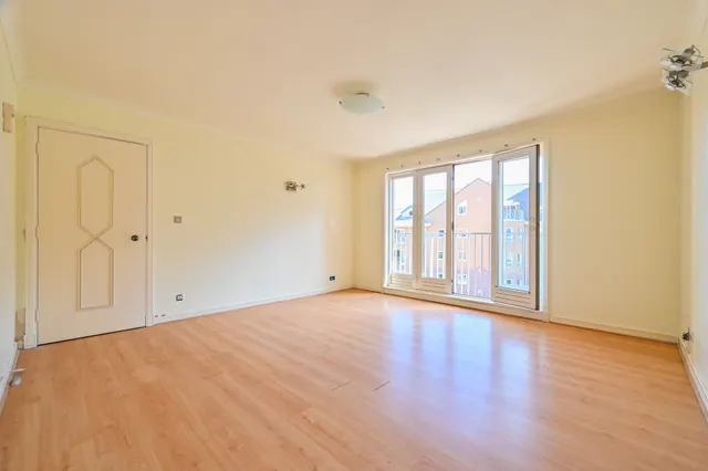 11 Aphrodite Court, Homer Drive, London, photo 1