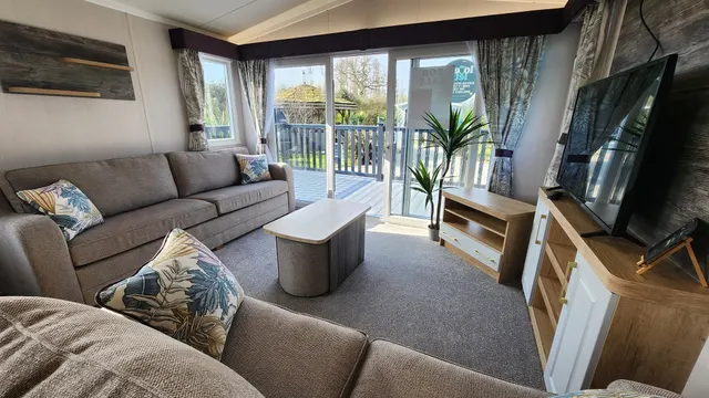 Mill Rythe Coastal Village, Havant Road, Hayling Island, photo 1
