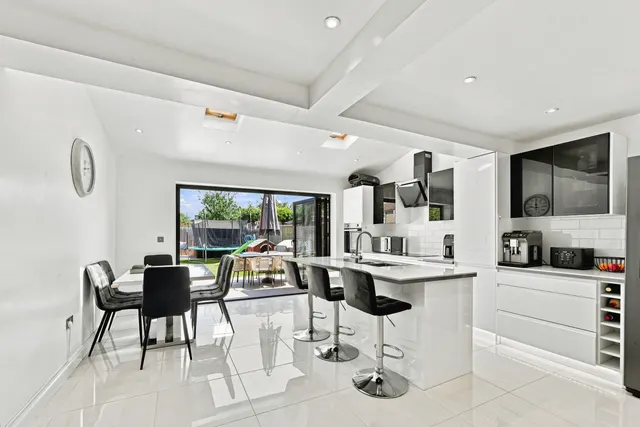 Swallowfield Avenue, Old Walcot, SN3, photo 3