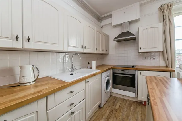 St. Peter Street, Tiverton, EX16, photo 2