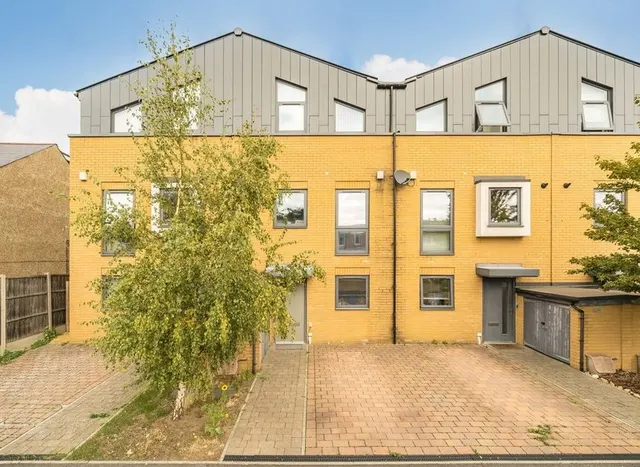Eveline Road, Mitcham, CR4, photo 1