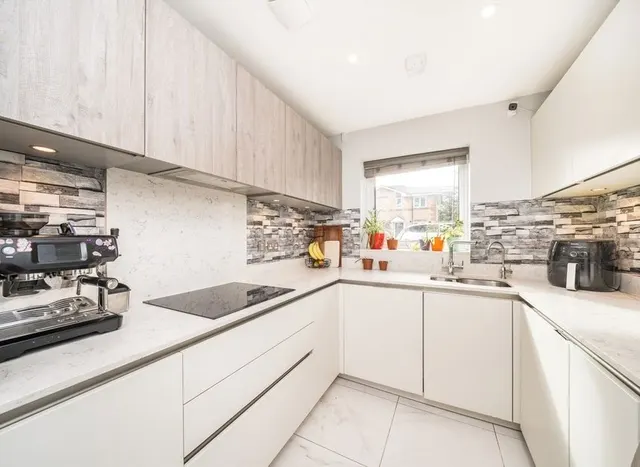 Eveline Road, Mitcham, CR4, photo 2