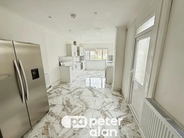 Caerphilly Road, Cardiff, CF14, photo 2