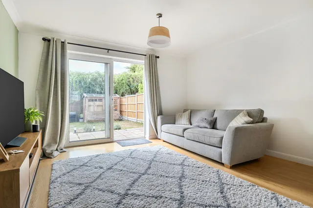Tufts Meadow, Midhurst, GU29, photo 2