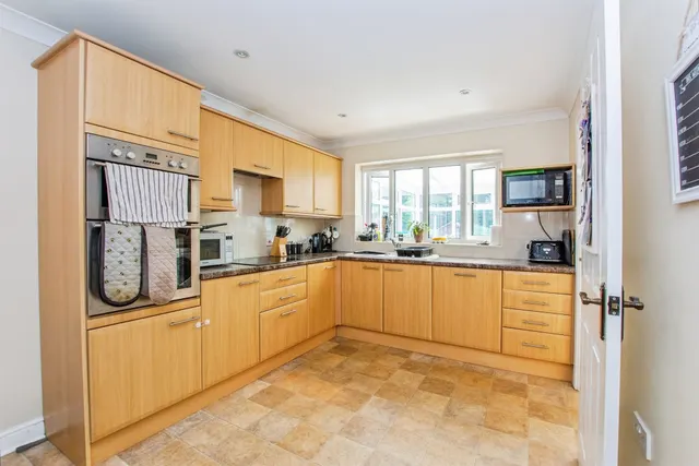 Beechings Close, Wisbech St. Mary, PE13, photo 2