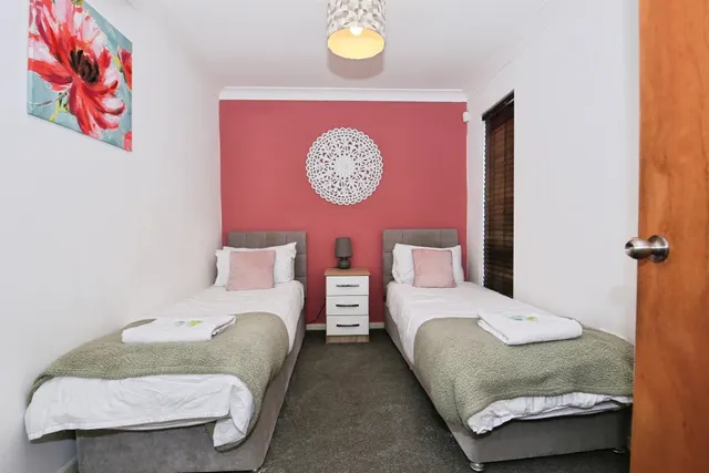 Benland, Bretton, PE3, photo 1