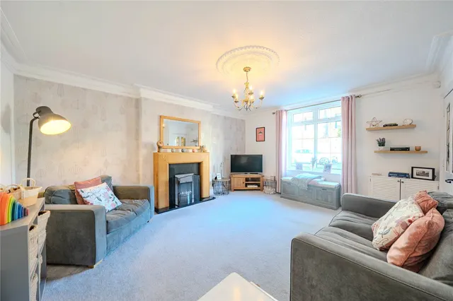 Town Lane, Bradford, BD10, photo 2