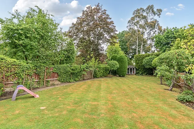 Photo 3 — Hill Crescent, Totteridge, N20