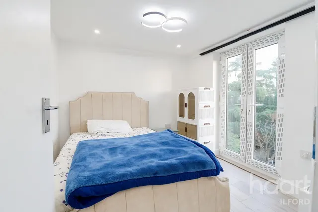 Downshall Avenue, IG3, photo 1