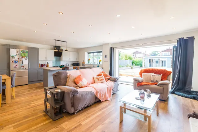 Photo 2 — 21 Orchard Close, RINGWOOD, Ringwood, BH24 1LP