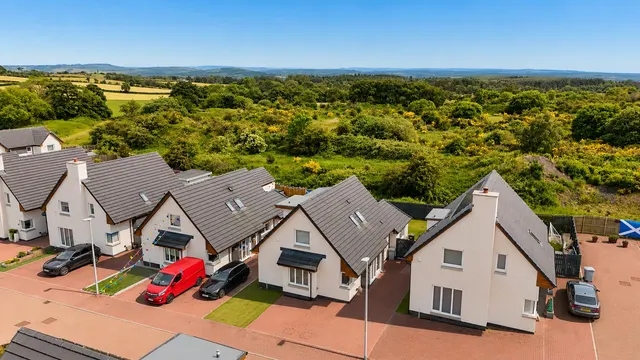 St. Helens Drive, Carluke, Carluke, ML8 4FP, photo 1