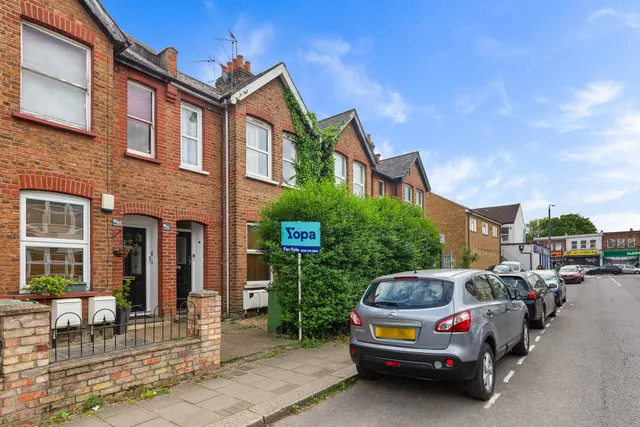Rosslyn Crescent, Harrow, HA1, photo 1