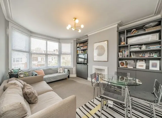 Photo 2 — Woodlands Avenue, Finchley, N3