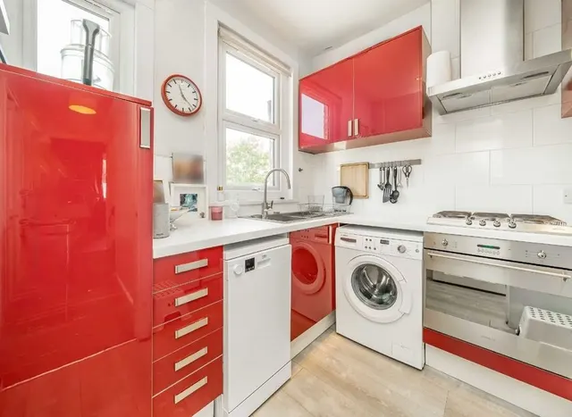Photo 3 — Woodlands Avenue, Finchley, N3