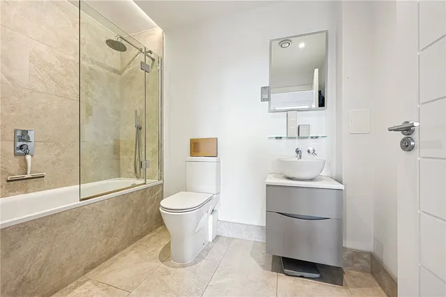 Photo 3 — Albemarle Road, Beckenham, BR3