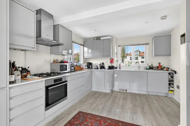 Photo 3 — Sunbury Court Island, Sunbury-On-Thames TW16 5PP