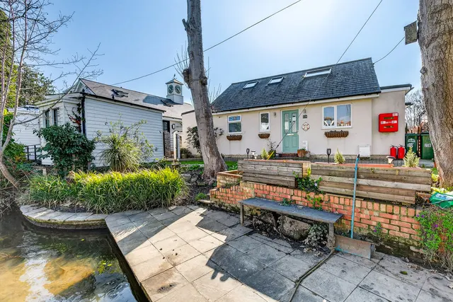 Photo 2 — Sunbury Court Island, Sunbury-On-Thames TW16 5PP