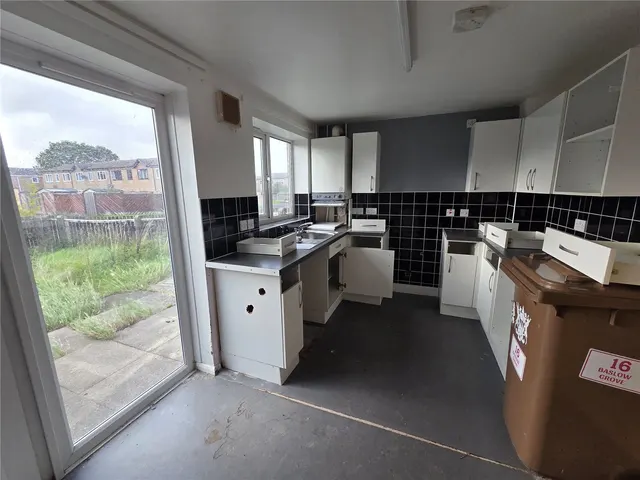 Baslow Grove, Buxton, SK17, photo 3