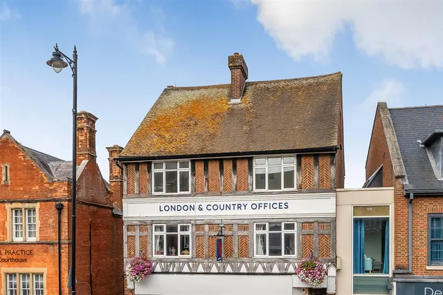 High Street, Dorking, RH4, photo 1