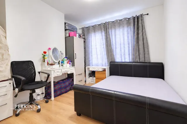 Dennis Avenue, Wembley, HA9, photo 3