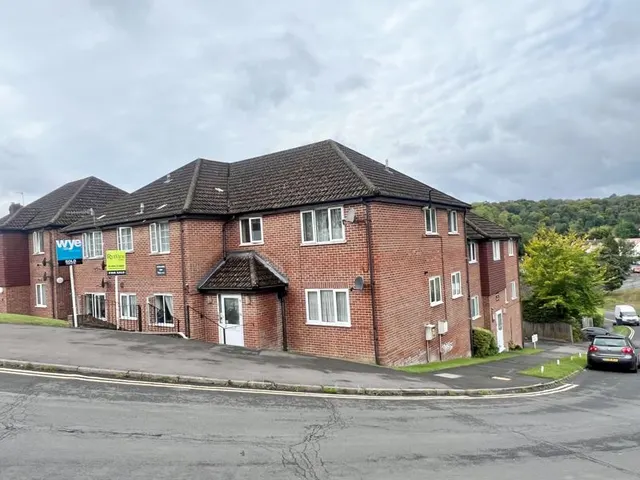 Photo 3 — Herbert Road, High Wycombe HP13 7HH