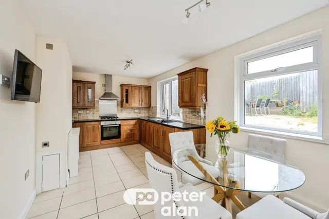 Caederwen Road, Neath, SA11, photo 2