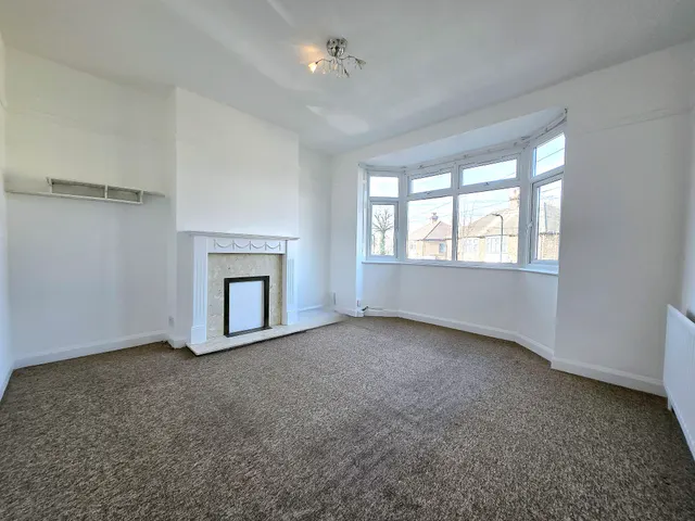 Wordsworth Avenue, Greenford, UB6, photo 1