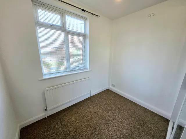 Wordsworth Avenue, Greenford, UB6, photo 2