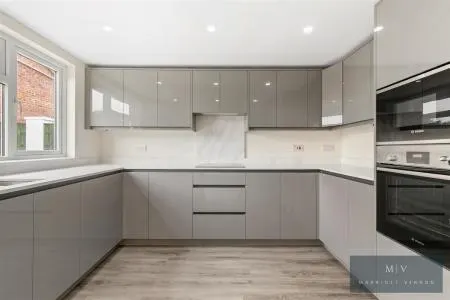 Croydon Road, Beddington, photo 1