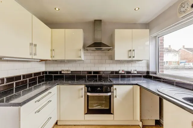 Flamingo Crescent, Weston-super-Mare, BS22, photo 2