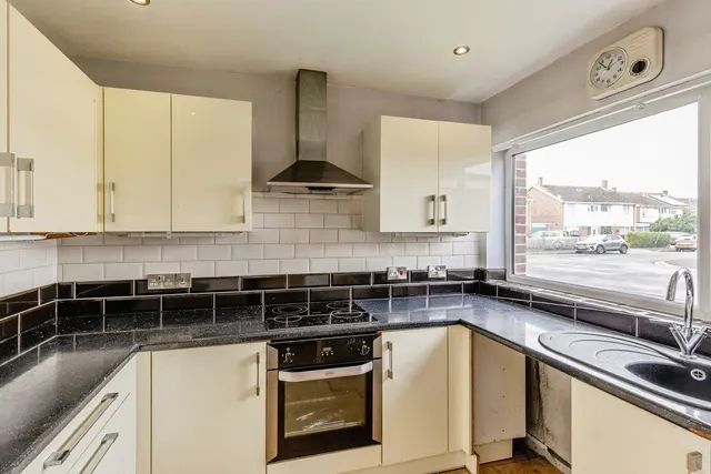Flamingo Crescent, Weston-super-Mare, BS22, photo 3