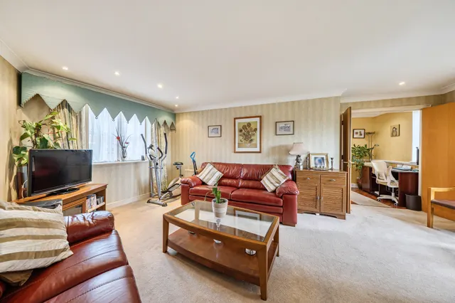 Photo 2 — 71 King Henrys Reach, Manbre Road, London