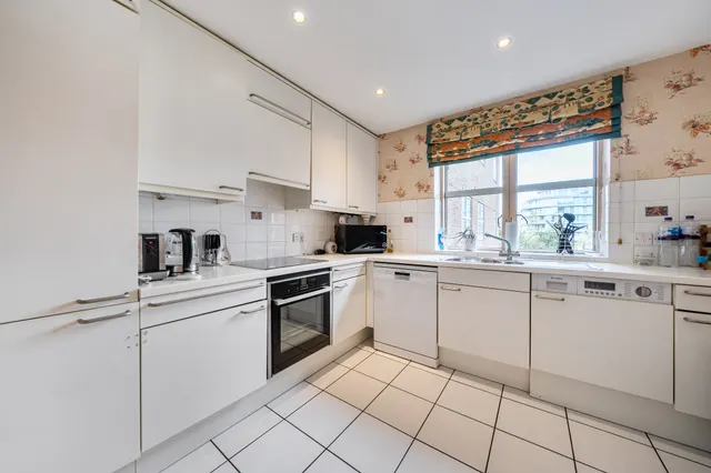 Photo 3 — 71 King Henrys Reach, Manbre Road, London