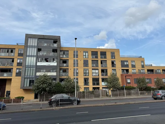 Bowes Road, Arnos Grove, photo 1