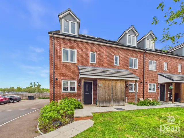 St. Hilaire Avenue, Coleford, photo 1