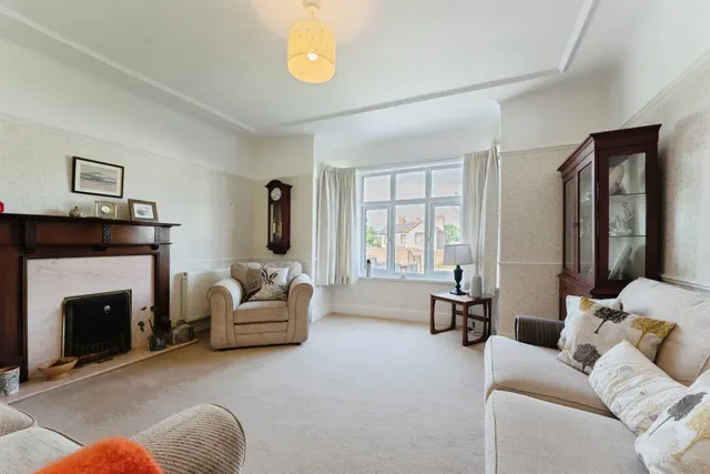Ravenswood Avenue, Rock Ferry, CH42, photo 2