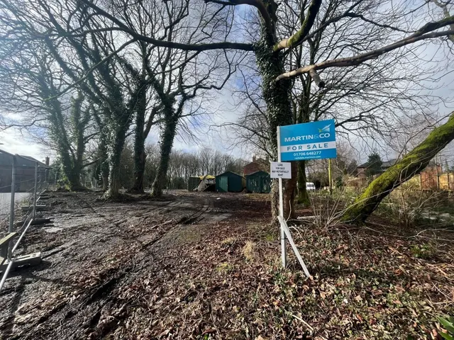 Burwell Close, OL12, photo 1