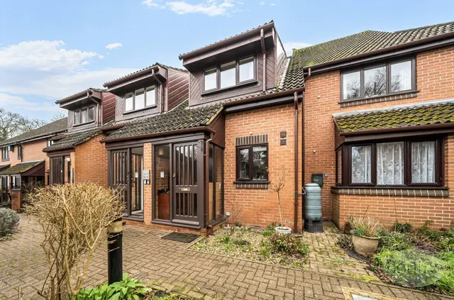 Tower Close, Liphook, GU30, photo 1