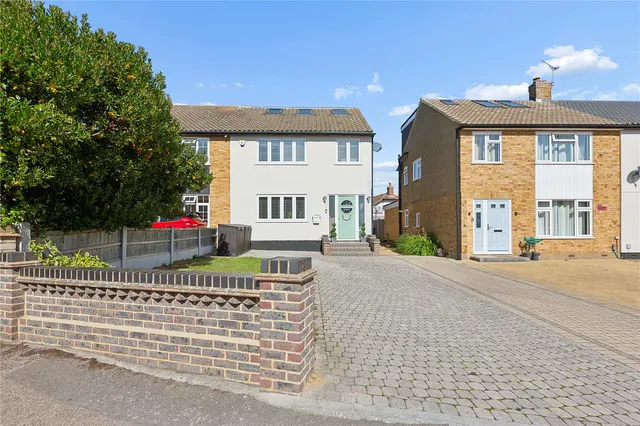Marlborough Close, Upminster, RM14, photo 3