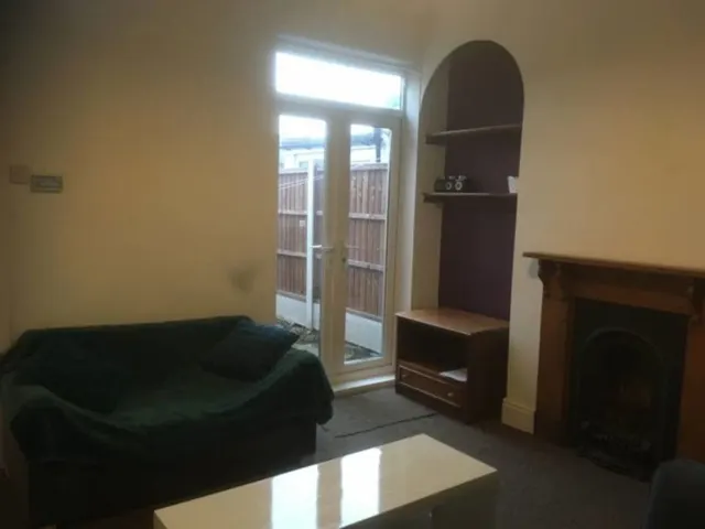 Viewings, B16, photo 1