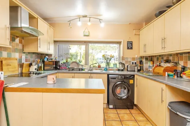 Photo 3 — Summergill Court, MK13